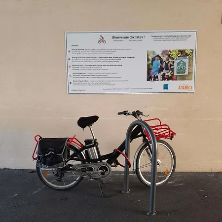 アパートホテル アパートホテル アダージョ アクセス ポワティエ