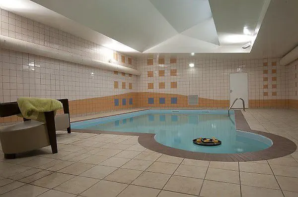 Adagio Access Апарт-отель Пуатье