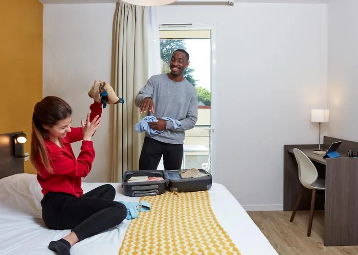 Adagio Access 3* Пуатье