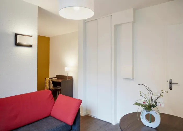 Апарт-отель Adagio Access Пуатье