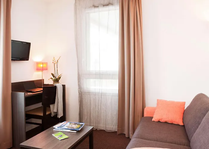 アパートホテル アダージョ アクセス ポワティエ