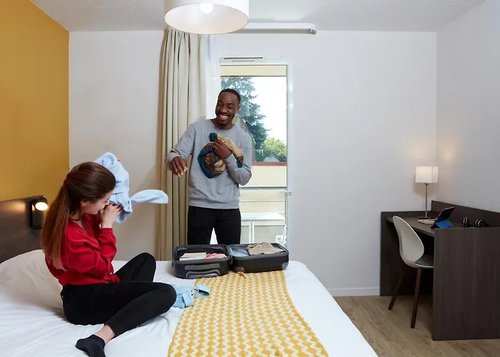 アパートホテル アダージョ アクセス ポワティエ 3* ポアティエ