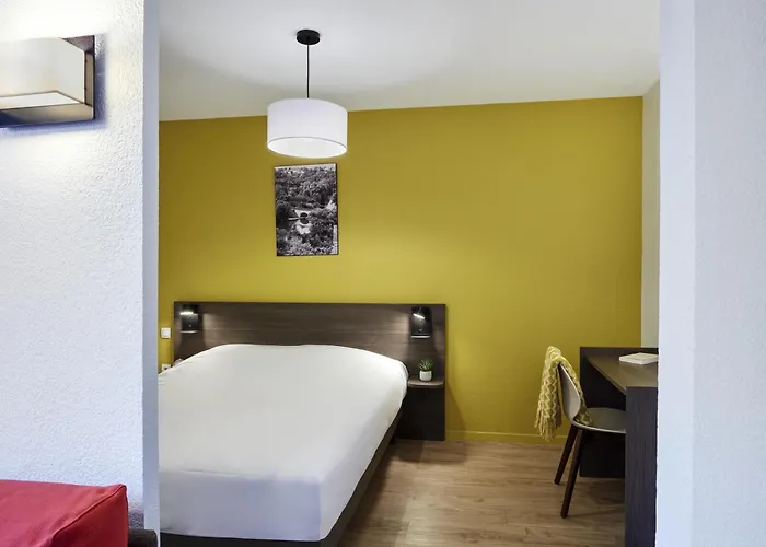 Adagio Access Апарт-отель Пуатье