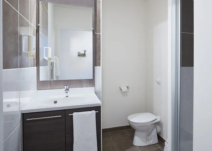 Adagio Access Пуатье