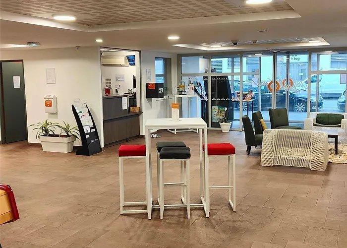 Adagio Access 3* Пуатье