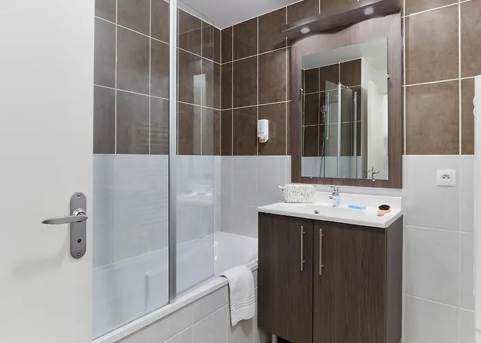 アパートホテル アダージョ アクセス ポワティエ