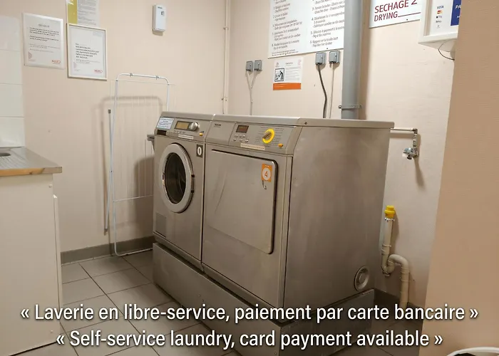 アパートホテル アダージョ アクセス ポワティエ 3*