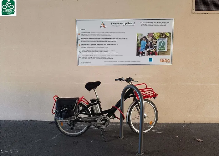 アパートホテル アパートホテル アダージョ アクセス ポワティエ ポアティエ