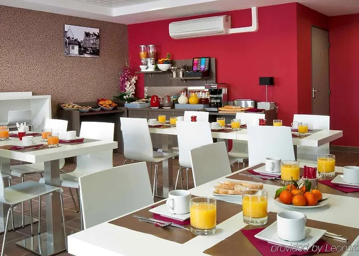 アパートホテル アダージョ アクセス ポワティエ 3*