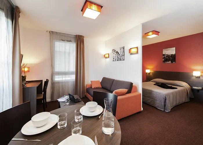 Adagio Access 3* Пуатье